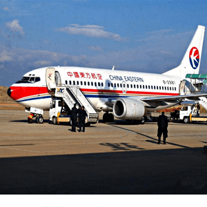 连城冠豸山机场货运航空快运业稳步发展的原因是什么？
